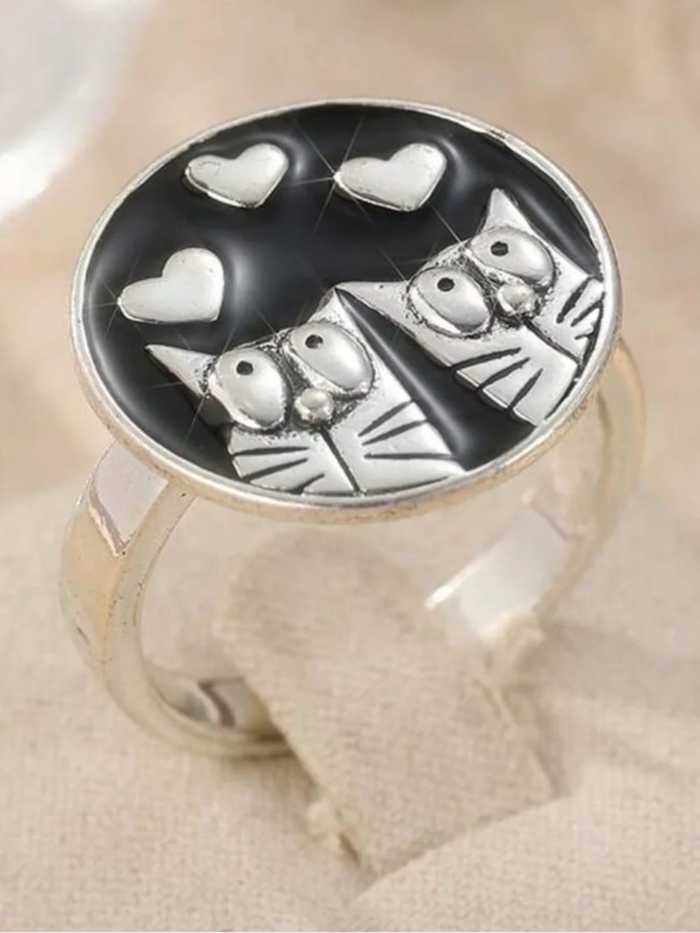 Cats In Love Ring